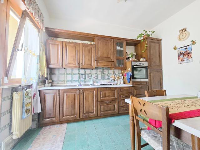 Appartamento in vendita di 132 m² in Viale Duca degli Abruzzi, 6