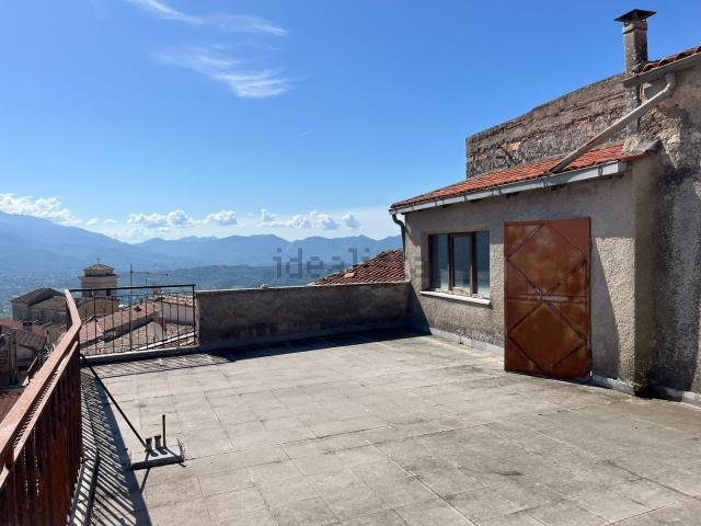 Appartamento in vendita di 132 m² in Largo Porta del Lago