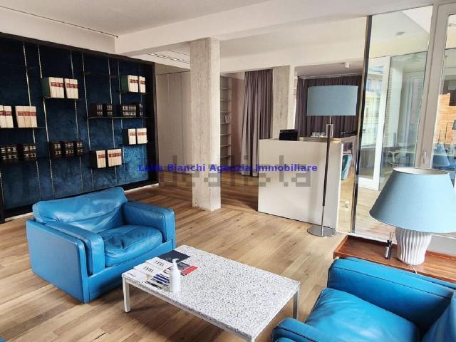 Appartamento in vendita di 132 m² in Piazza Lazzarini