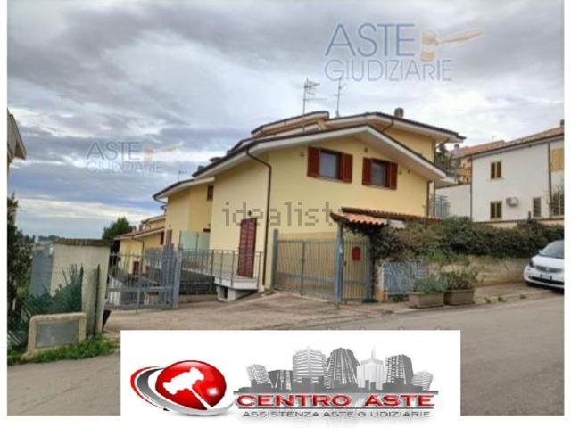 Appartamento in vendita di 132 m² in Strada Colle Scorrano