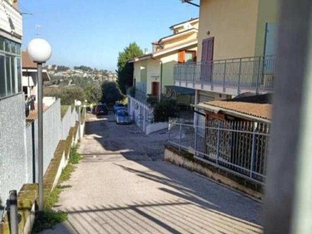 Appartamento in vendita di 132 m² in Strada Colle Scorrano, 64