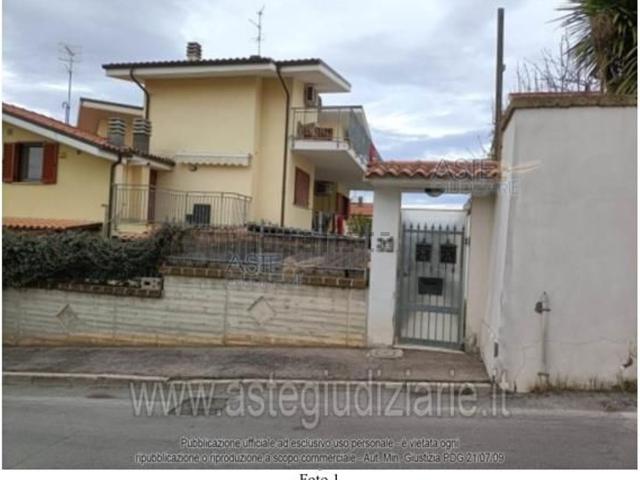 Appartamento in vendita di 132 m² in Strada Colle Scorrano, 64