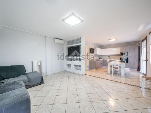 Appartamento in vendita di 133 m² in Via Caduti in Missione di Pace
