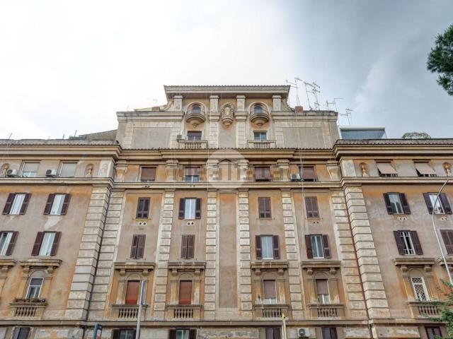 Appartamento in vendita di 133 m² in Via Appia Nuova, 359