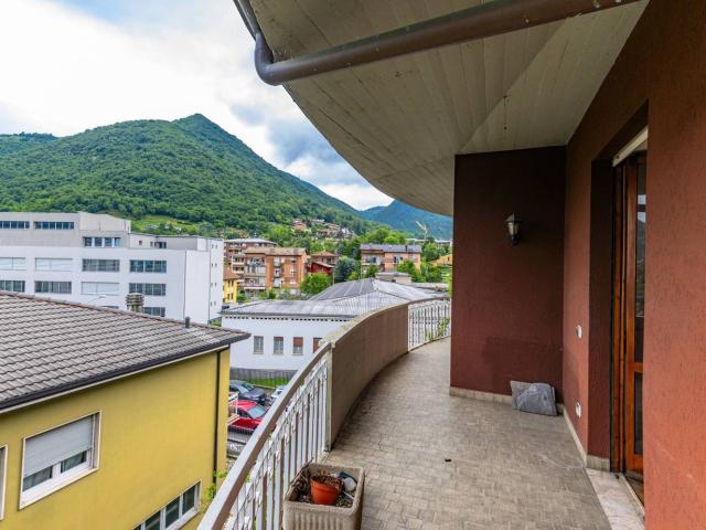 Appartamento in vendita di 133 m² in Via B. Crespi, 3