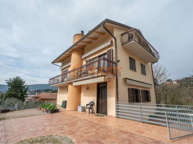 Appartamento in vendita di 133 m² in Via Bettino Ricasoli