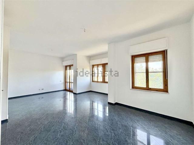 Appartamento in vendita di 133 m² in Via Deffenu