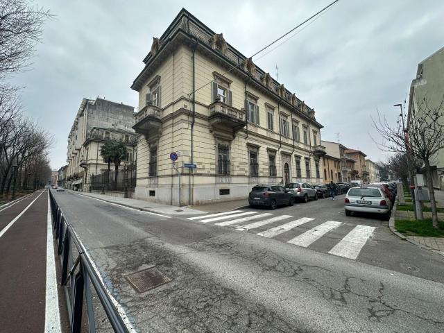 Appartamento in vendita di 133 m² in Via degli Oldoni, 1