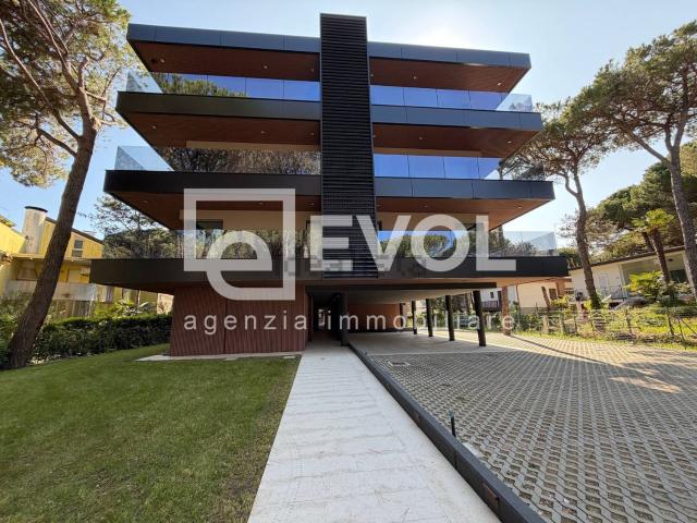 Appartamento in vendita di 133 m² in Via dei Pini, 34