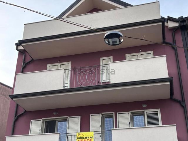 Appartamento in vendita di 133 m² in Via dei Tigli, 7