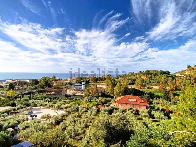 Appartamento in vendita di 133 m² in Via delle Egadi, 49