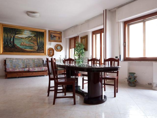 Appartamento in vendita di 133 m² in Via Ernesto Amatucci, 20
