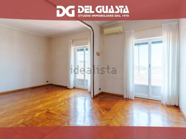 Appartamento in vendita di 133 m² in Via Imperia, 3