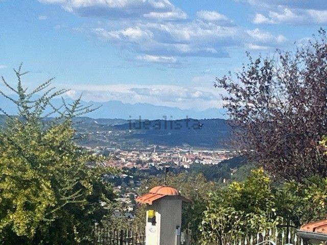 Appartamento in vendita di 133 m² in Via Montà, 40