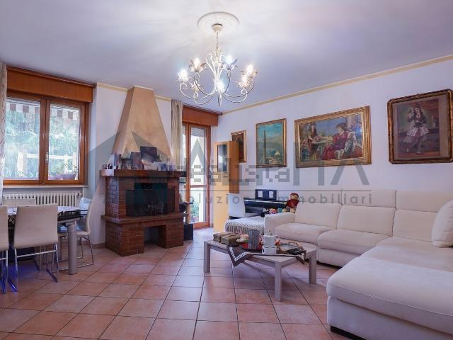 Appartamento in vendita di 133 m² in Via Mario Angeloni