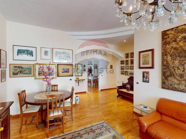 Appartamento in vendita di 133 m² in Via Serraloggia, 46