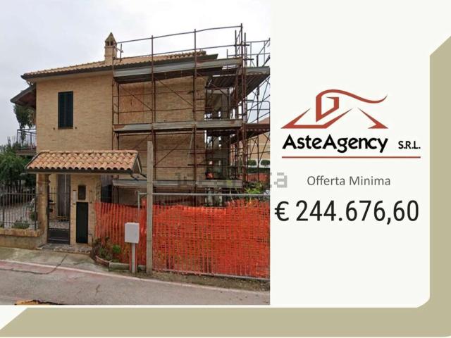 Appartamento in vendita di 133 m² in Via Riva del Pescatore, 12