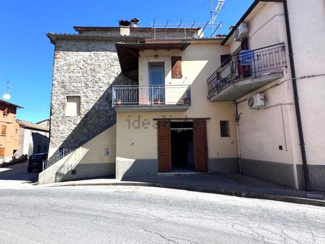 Appartamento in vendita di 133 m² in Via Ugo Foscolo, 19