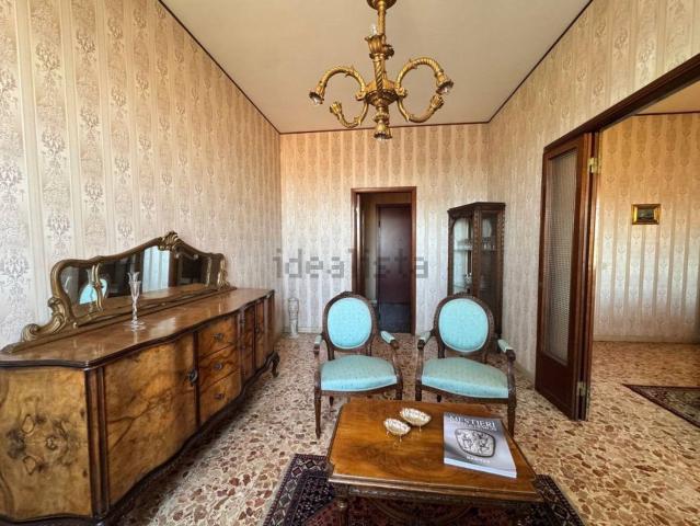 Appartamento in vendita di 133 m² in Via X Giugno, 31