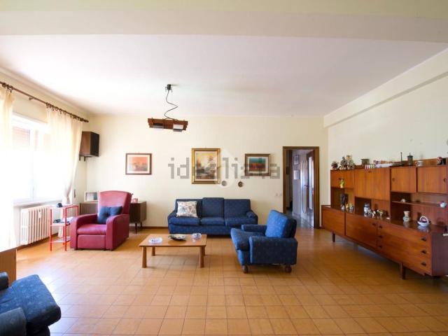Appartamento in vendita di 133 m² in Viale Alfredo Zambrini, 27