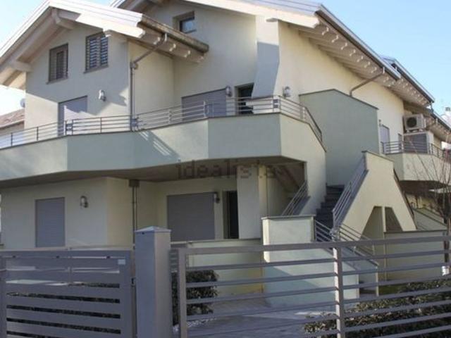 Appartamento in vendita di 133 m² in Viale Cristoforo Colombo, 92