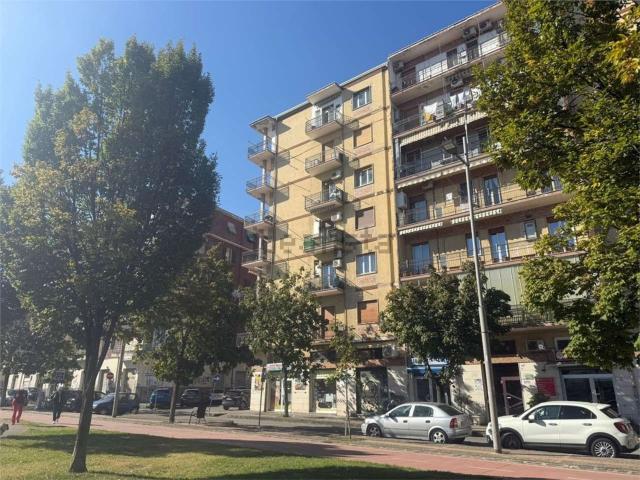 Appartamento in vendita di 133 m² in Viale Giacomo Mancini, 105