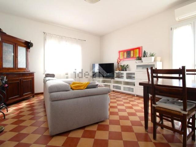Appartamento in vendita di 133 m² in Viale Medaglie D&apos Oro, 1