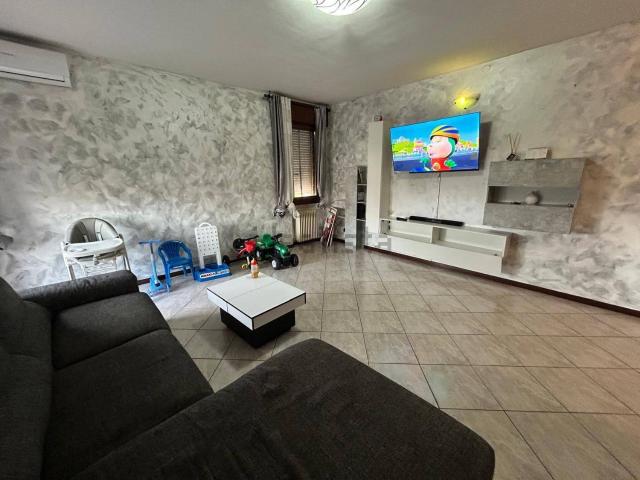 Appartamento in vendita di 133 m² in Viale Porta Po, 64