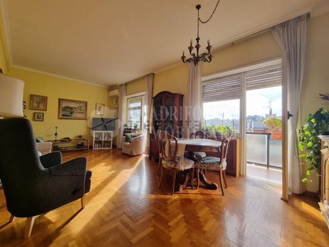 Appartamento in vendita di 133 m² in Piazza Filippo Carli, 34