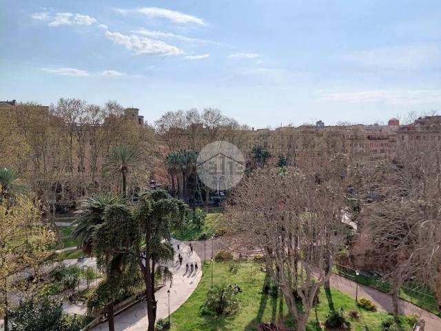 Appartamento in vendita di 133 m² in Piazza Vittorio Emanuele II, 35
