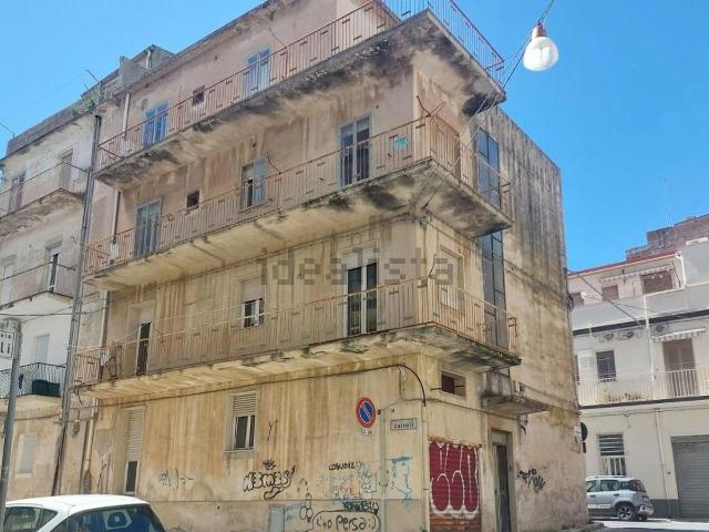 Appartamento in vendita di 134 m² in Via Cairoli