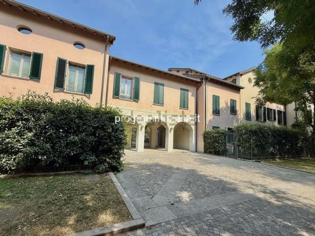 Appartamento in vendita di 134 m² in Via Cascina Fra di Sesto, 9