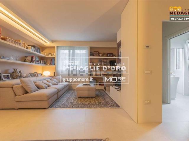 Appartamento in vendita di 134 m² in Via Castelnuovo Rangone, 72