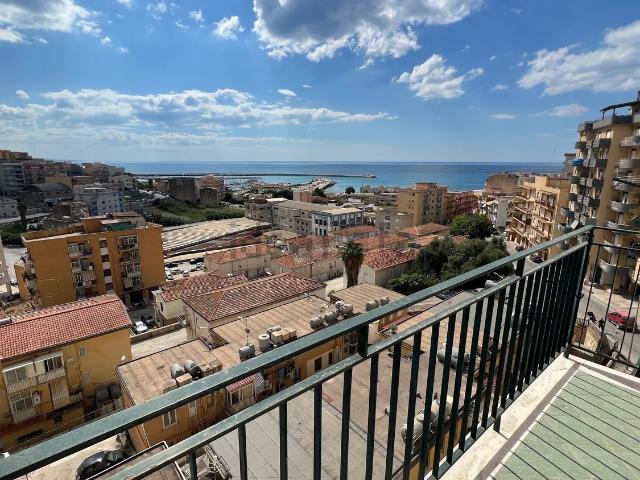 Appartamento in vendita di 134 m² in Via Amendola
