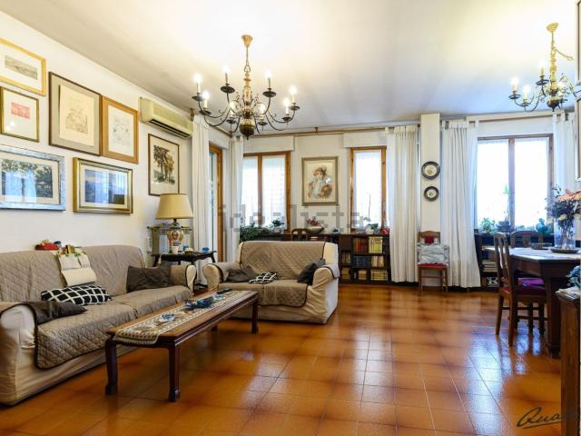 Appartamento in vendita di 134 m² in Via Angelica Balabanoff, 41