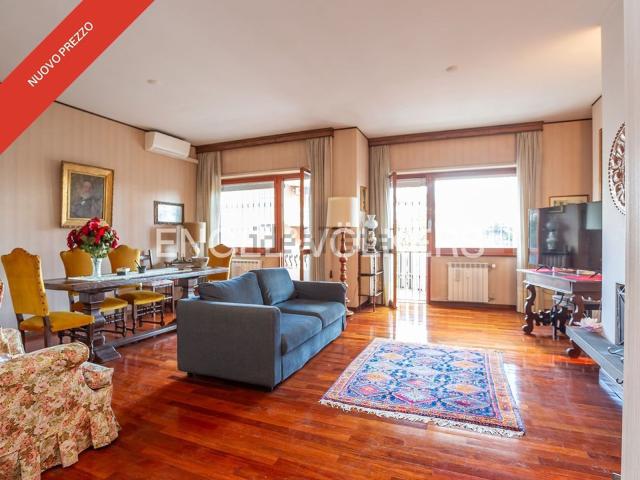 Appartamento in vendita di 134 m² in Via Giuseppe Perego