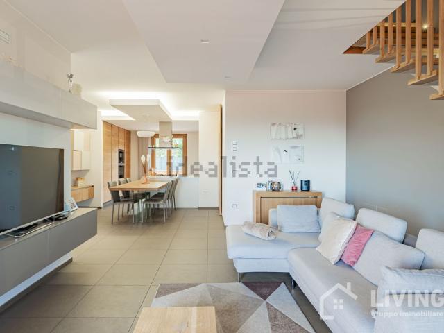 Appartamento in vendita di 134 m² in Via Giovanni Rossetti, 9