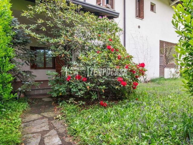Appartamento in vendita di 134 m² in Via dei Colli, 1