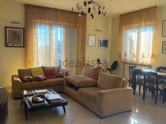 Appartamento in vendita di 134 m² in Via del Puntone