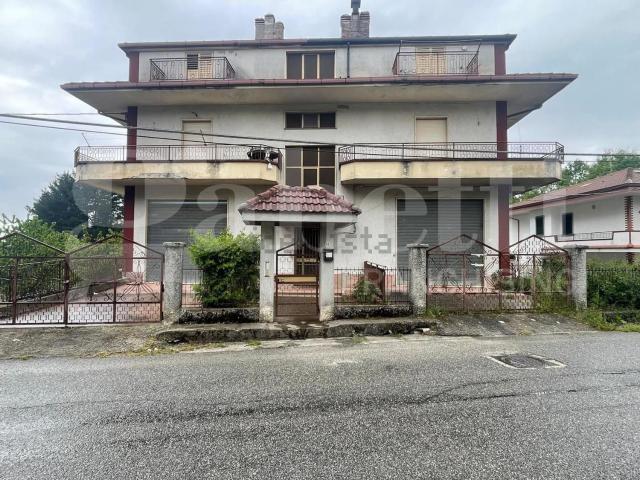 Appartamento in vendita di 134 m² in Via delle Ginestre, 18