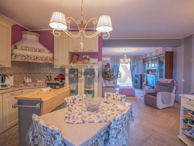 Appartamento in vendita di 134 m² in Via delle Orchidee, 19