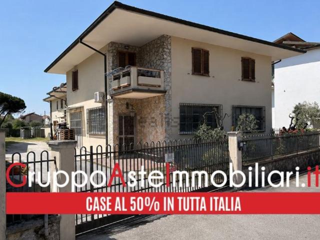 Appartamento in vendita di 134 m² in Via Fratelli Rosselli