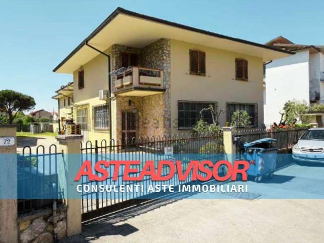 Appartamento in vendita di 134 m² in Via Fratelli Rosselli, 52