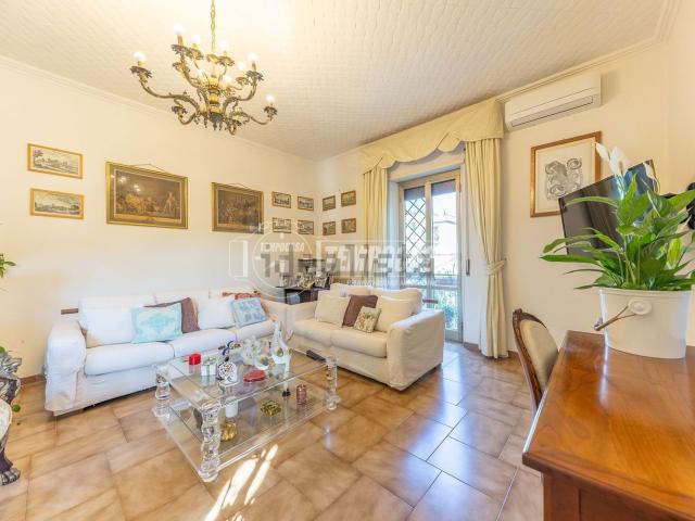 Appartamento in vendita di 134 m² in Via Lovere, 20
