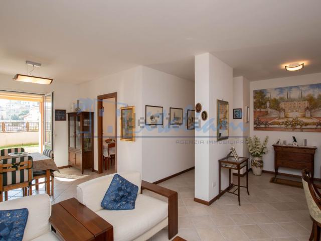 Appartamento in vendita di 134 m² in Via Monte Grappa