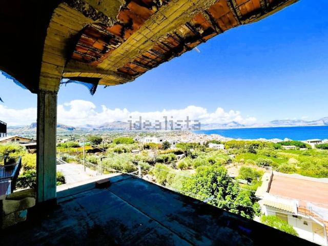 Appartamento in vendita di 134 m² in Via Sant&apos Isìdoro Monte, 17