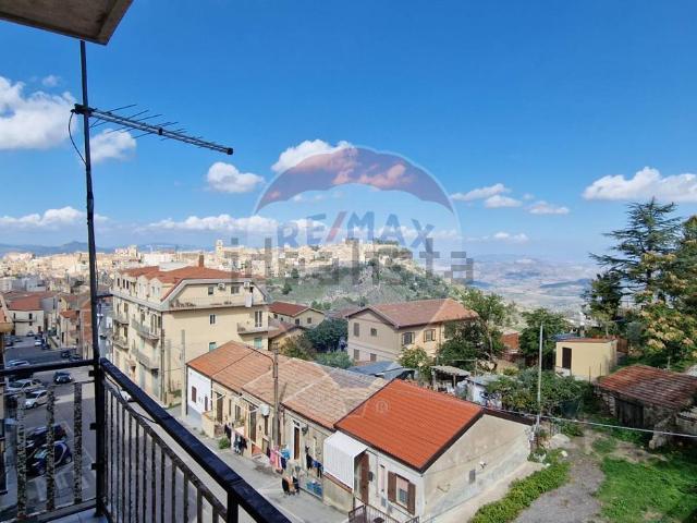 Appartamento in vendita di 134 m² in Via Spirito Santo, 140