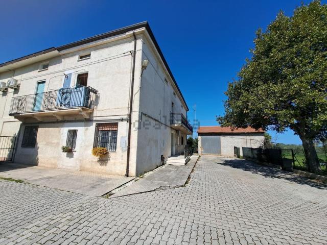 Appartamento in vendita di 134 m² in Via Provinciale della Rocca, 39