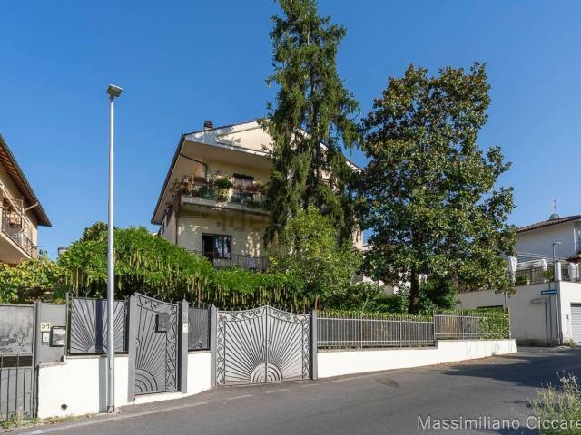 Appartamento in vendita di 134 m² in Via Vecchia di Marino