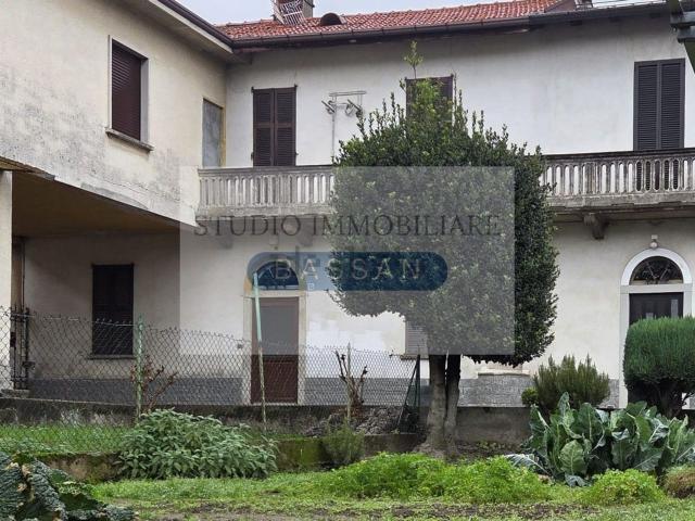 Appartamento in vendita di 134 m² in Via Vittorio Veneto, 6